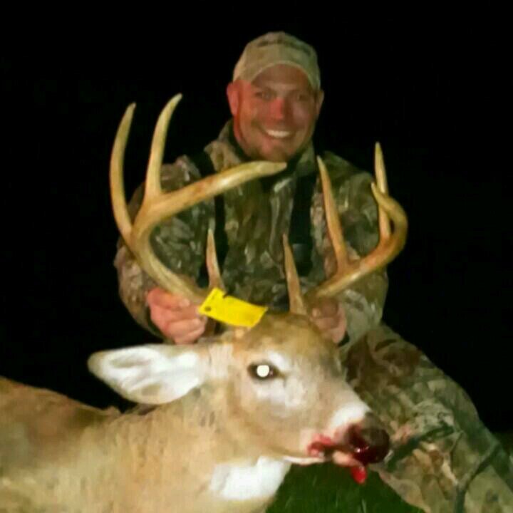 hulksmash424's profile picture. dirt Racin , crew chiefish, deer slayer, welder,disgruntled bills fan #Billsmafia ~  One person doesn't make a team, but they can break one