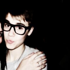 SEI QUE É CHATO E BLÁ BLÁ BLÁ, MAS EU TE SEGUI, NAO SEGUE AQUI... SEGUE NO @kidrauhliciajb, ELA SDV SE PEDIR!