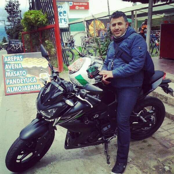 Soy inst Industrial e ing electrónico  !!!!! apasionado por las motos y la buena Música .......... hay se las dejo ejjeejejjeejej