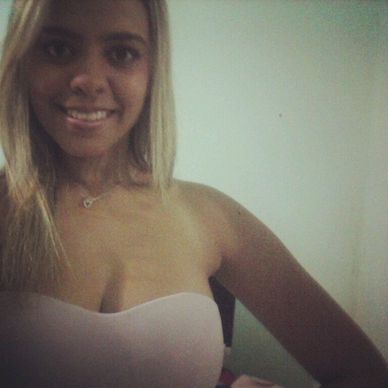 carollineac_'s profile picture. wpp: (13) 997961014