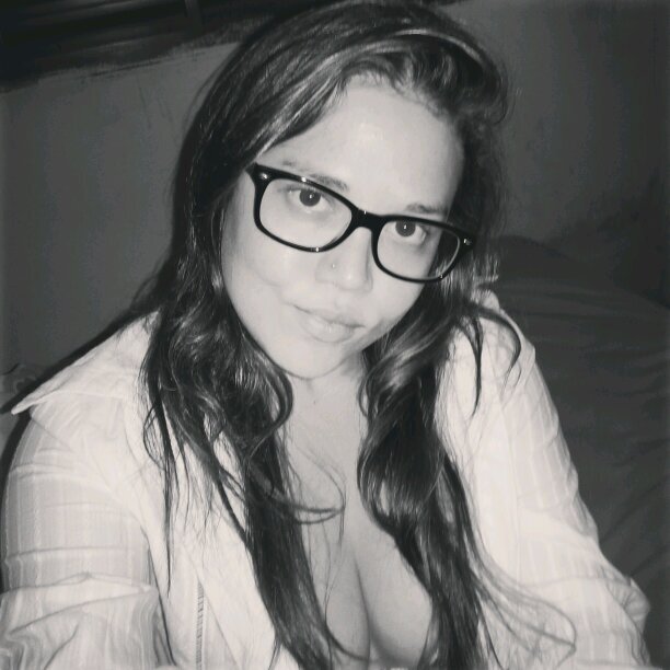 complicada, irritante, sertanejo, 22 anos, Sagitariana, amigos, família, música, segue ? sigo de volta :)