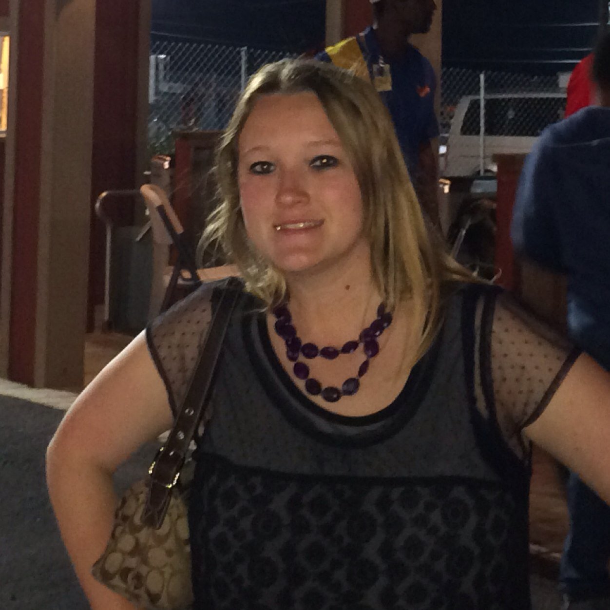 Hey guys ! I'm Megan and 30 years old. I love teaching , and hanging out with my family and friends.