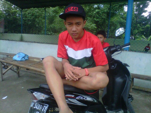 handreazras's profile picture. HaNdreAS aLwaYs handsome,smile,smart,and happy forever ,,......