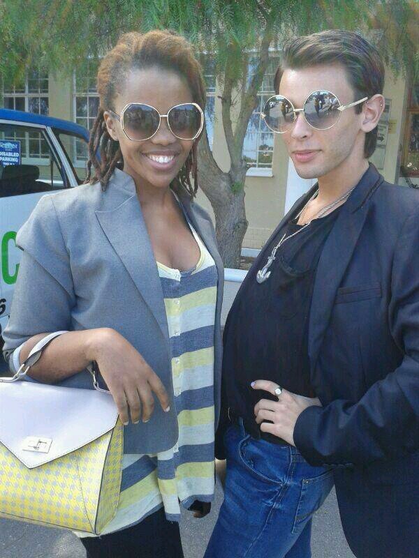 Its_Lusizo's profile picture. Daughter, sister, friend and student.