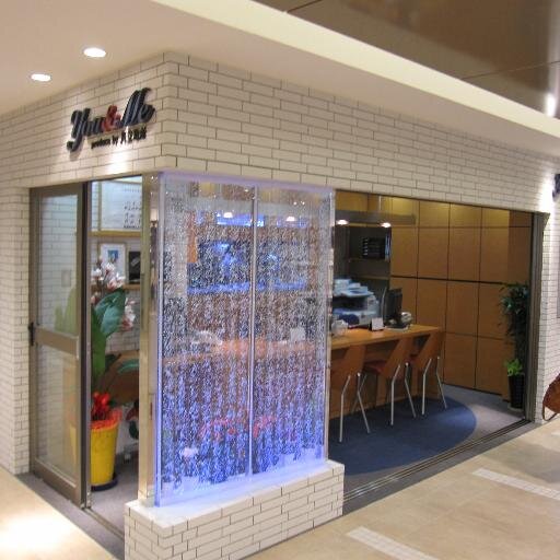 お部屋探しは、福岡市博多区　共立地所㈱　アミュエスト博多店へ♪今日も元気に営業中！！賃貸・売買・不動産管理・リフォームお気軽にお問合せください。
九州の玄関口　博多駅の中にある店舗です。福岡一円を取り扱っています。
福岡市の新築物件・リノベーション物件・デザイナーズ物件・ロフト物件・戸建物件・テナント（事務所・店舗）
