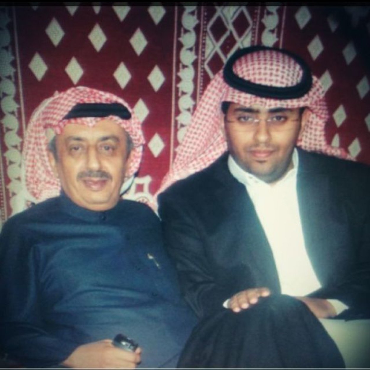 An English teacher at king Abdullah high school in Dammam ,, i plan to complete my high education God willing ..