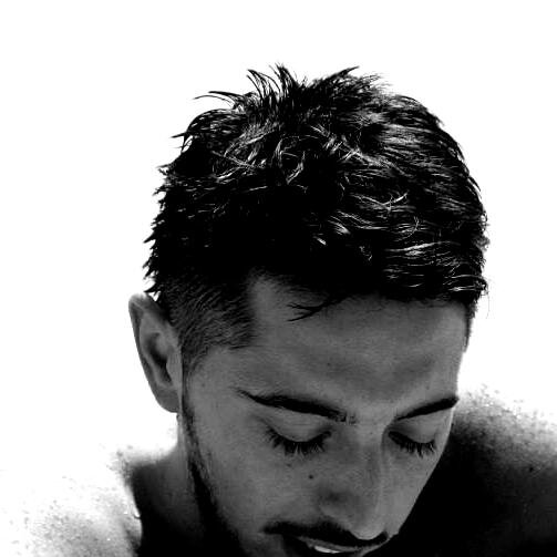 mattscarpa's profile picture. politologo non politicante, chitarrista non chitarrante, baskettaro non baskettante, progettista volontario e gipsy europeo, amante del bianconero #finoallafine