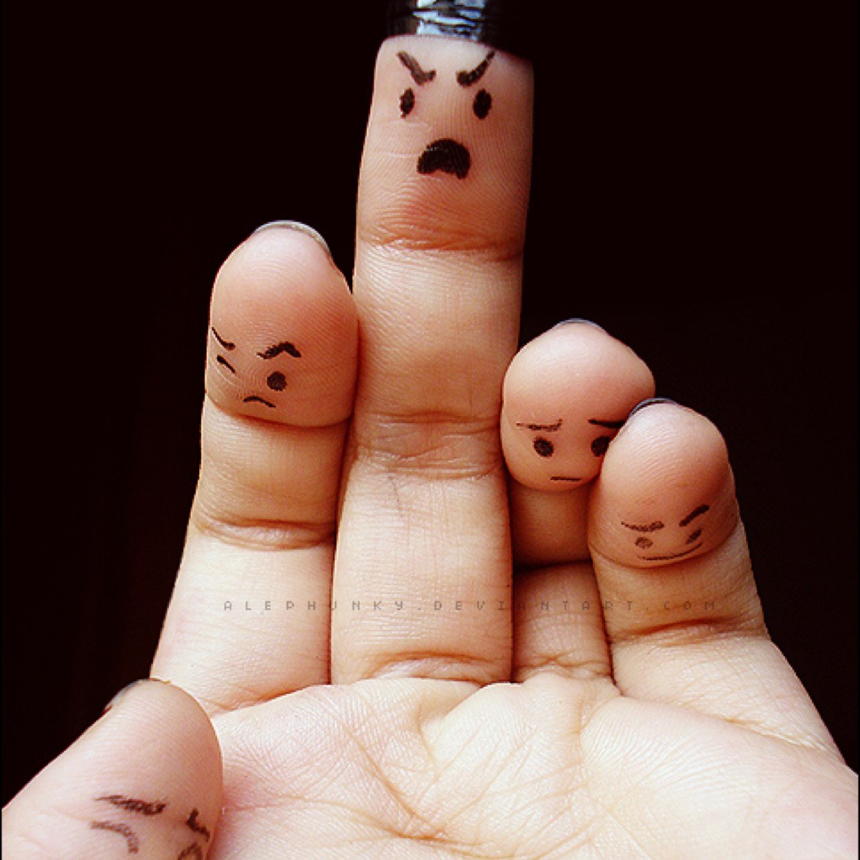 fuckingshithat's profile picture. Hater ng mga famewhore ./.