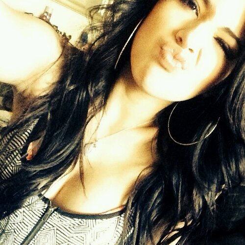 Hello I'm Jasmine ^.^ | Single | Looking | Bi |Talk to me I won't bite, I promise ♡