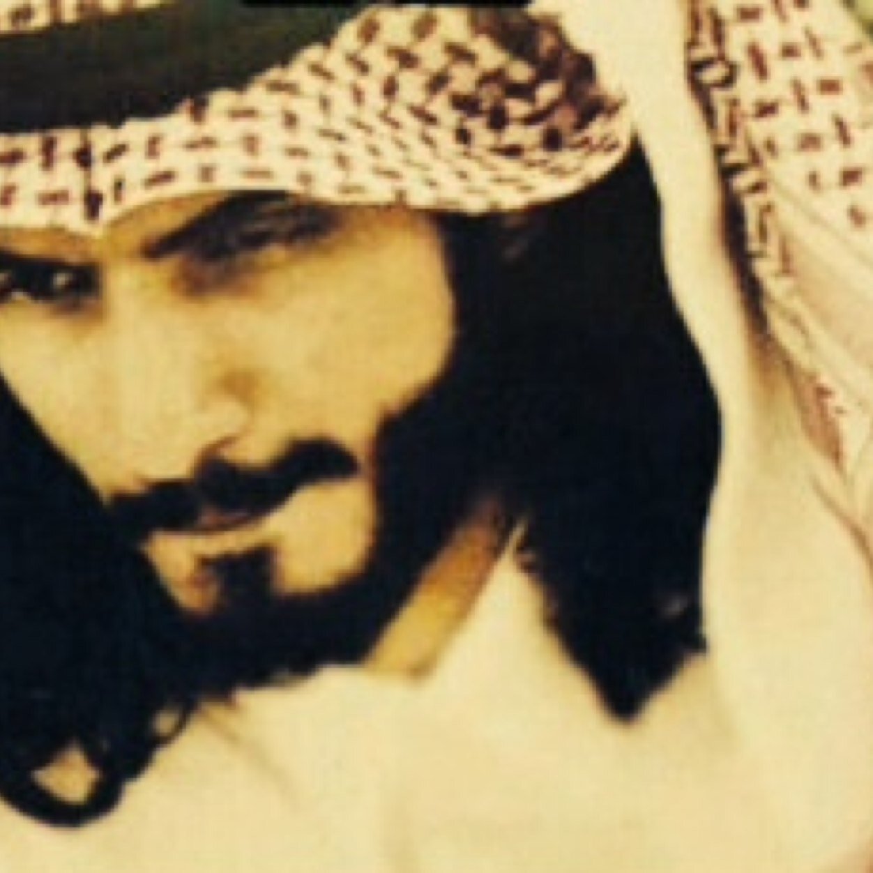 تسعدني متآبعتگ لي 

@le8lm 
@le8lm 
@le8lm 
@le8lm 
مغرد مميز يستحق المتابعهه 
وشكرآ