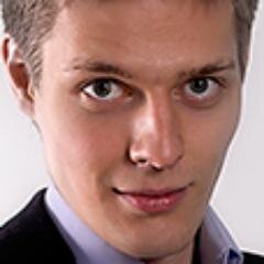 Когда окажусь в лифте с незнакомцами, повернусь и скажу: «Вам интересно,зачем я вас тут собрал?»