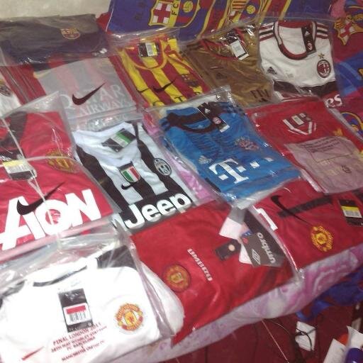 Menjual berbagai macam jersey sepakbola GRADE ORI | Price Jersey Klub 115k, Jersey Nation 125k, Jersey Retro 200K | Order via sms aja 089618655698 Thanks :D