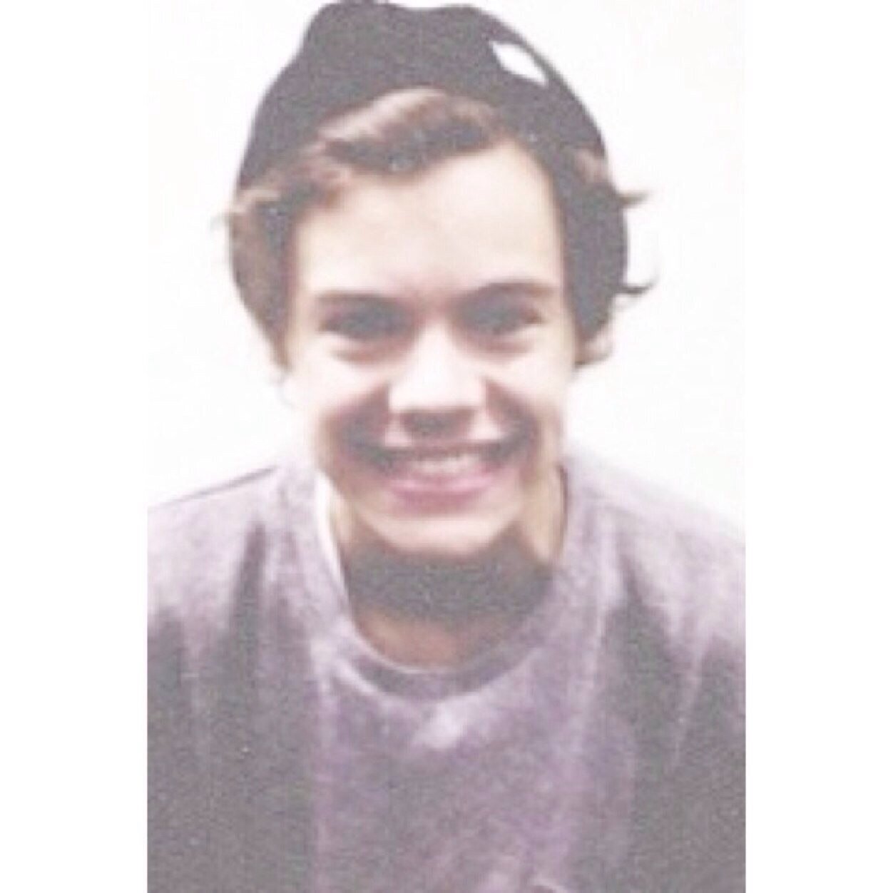 Hey i just gave you a free follow so please go follow @durnkonlarry ily x