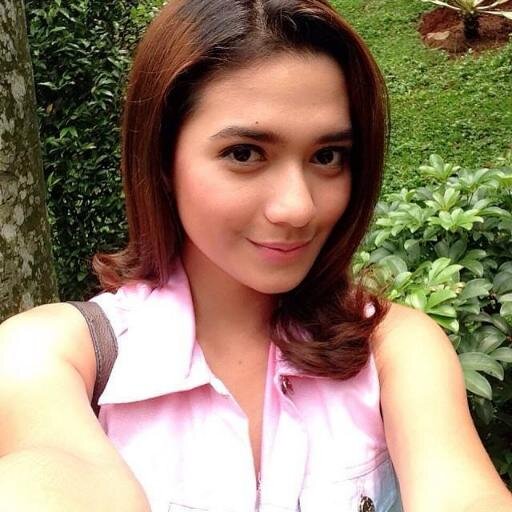 nikitacitra12's profile picture. I'M RUNDER UP-1 GADIS SAMPUL 2009~
| Mom n' dad ♡ | shandy frans ♥ | EdgeModels Jakarta | † jesus christ | acc twitter baru  ♡