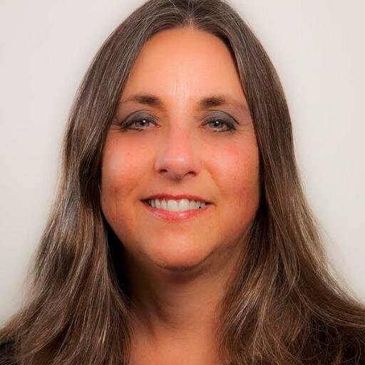 Real Estate Agent with Lots of Patience and Enthusiasm.   Agent Partner at LAER Realty Partners.  Photographer, quilter, painter, cook, golfer.