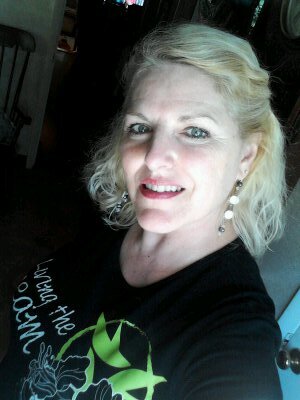 I'm a distributor of it works Global. love our body contouring wraps...a box of 4 wtaps is $59 as a loyal customer...contact me for more info.!