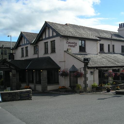 David & Sharon offer a warm and inviting lodge style hotel conveniently located in the market town of Carnforth, close to the M6 junction 35.