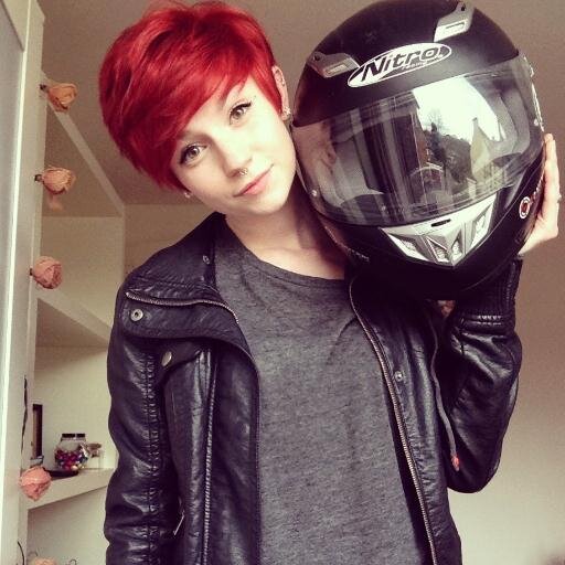 amberhhsmith's profile picture. new to twitter,lesbian,single,17,kent, we should talk some time?i have a youtube account,facebook :) taylor momsen is my wife idc :')