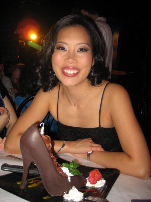 Wife, mother, crafter, foodie, baker, chef, K-drama enthusiast, HUGE MIKA fan... and self-proclaimed francophile. ;)