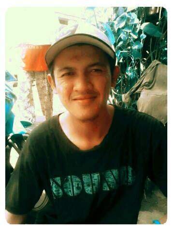 jadi lah diri sendiri jngan kau meniru orng lain,,karna itu perbuatan yg tidak baik.                                   http://t.co/MURYslglqg