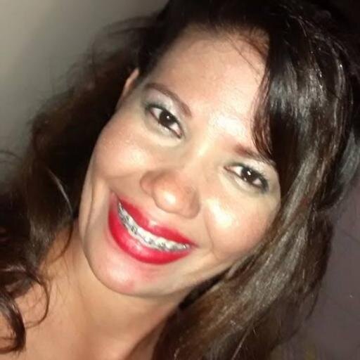 Sou Super Feliz! Amo minha família...Sou alegre simpática,adoro fazer amizade novas...