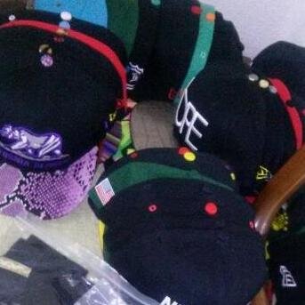 VENTA DE ROPA,GORROS,GORRAS Y ACCESORIOS . HAZ TU PEDIDO POR MENSAJE PRIVADO ! RECOGELO EN MANO O TE LO ENVIAMOS .