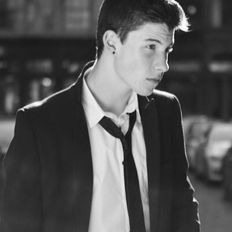 This is a free follow from @CemreSinanoglu ♥
 Go follow me there!