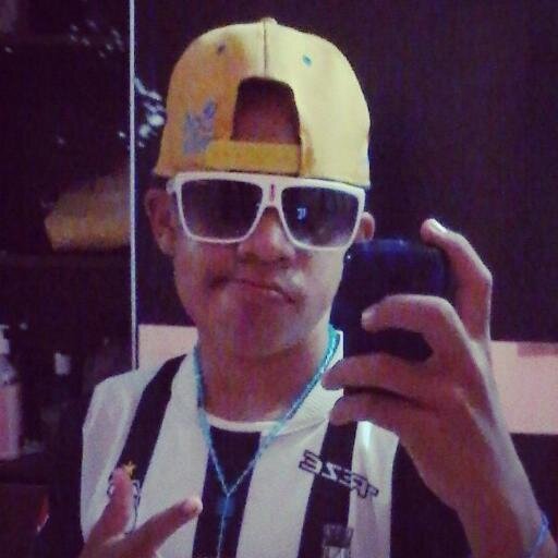Jamais faça a sua felicidade depender do que não pode depender de você mesmo.