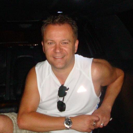20+ Years IT Recruitment Experience... Married - 2 Kids. Huge Chelsea Fan.. Born in London, living in Aylesbury, Buckinghamshire. And quite normal...