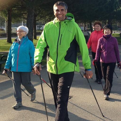 MONITEUR DE NORDIC WALKING