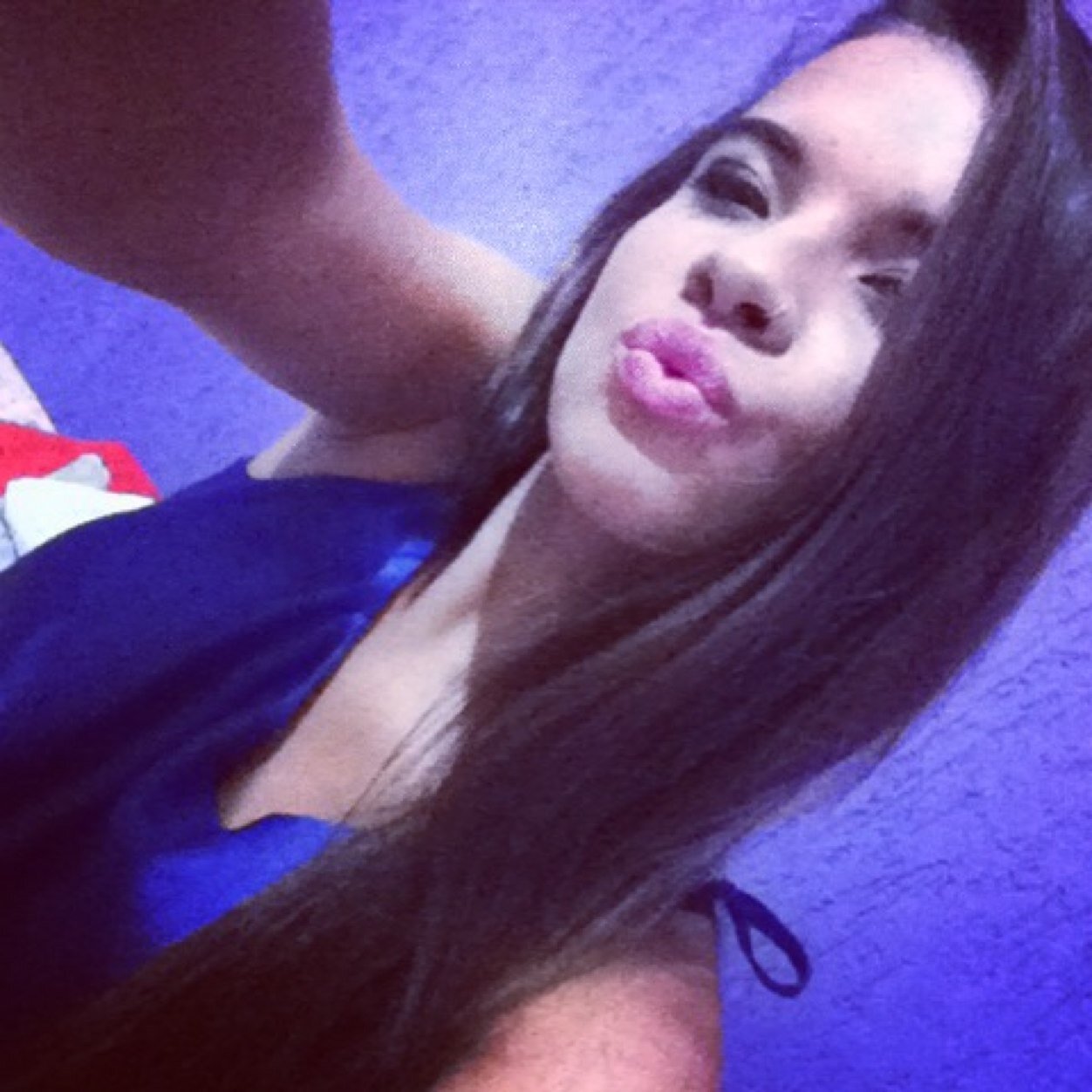 É necessário sempre acreditar que o sonho é possível,
Que o céu é o limite e você truta é imbatível. !