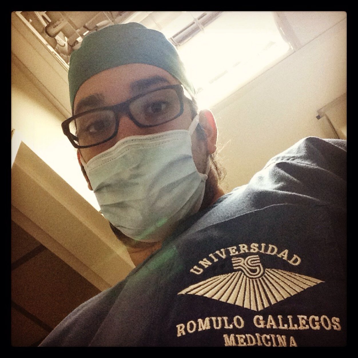 🩺 Medico Cirujano |  🌍 Viajero apasionado | 🚀 Siempre aprendiendo | 
☕ Amante del café | 🍣 Foodie | 📈 Capitalista
