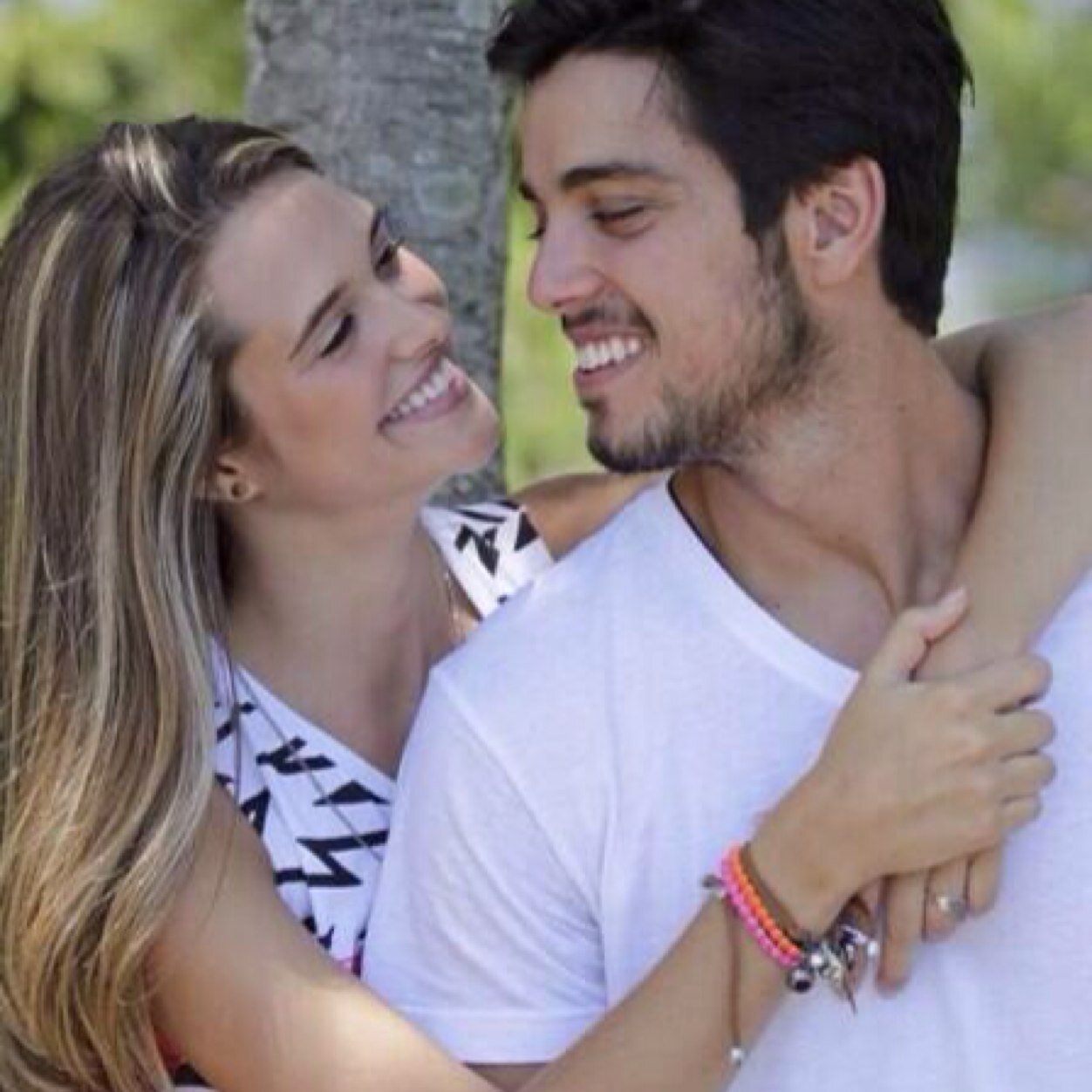 SimasRod_'s profile picture. Eu não sei explicar o quanto te admito, por ser quem é, pelo jeito como trata as pessoas e como pensa, por ser simpático e carinhoso, por tudo, TE AMO, Rod!