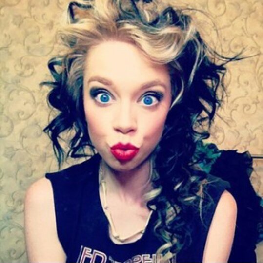 Sassy, so sassy, sassy sassy, puttin' on makeup sassy! | #ST #RP #Single #Bi | Eliza |