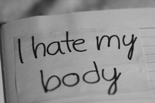 Every day i wake up alone
kill me just kill me. Follow me and i follow back.