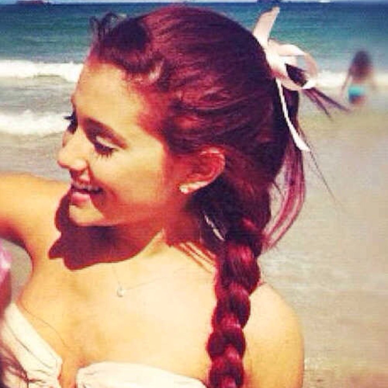 Ariana Grande fan!!!! She is my idol! And hope to get a follow from her one day as well as meet her :)