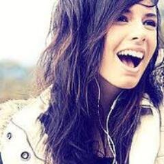 17 yo. Wild spirit. Madwoman. Little monkey. Always holiday in my head. Pure frenzy.