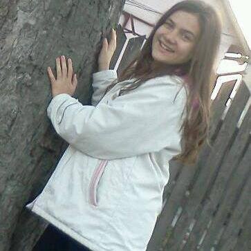 I'm from Romania and I love reading books,listening to music and dancing: