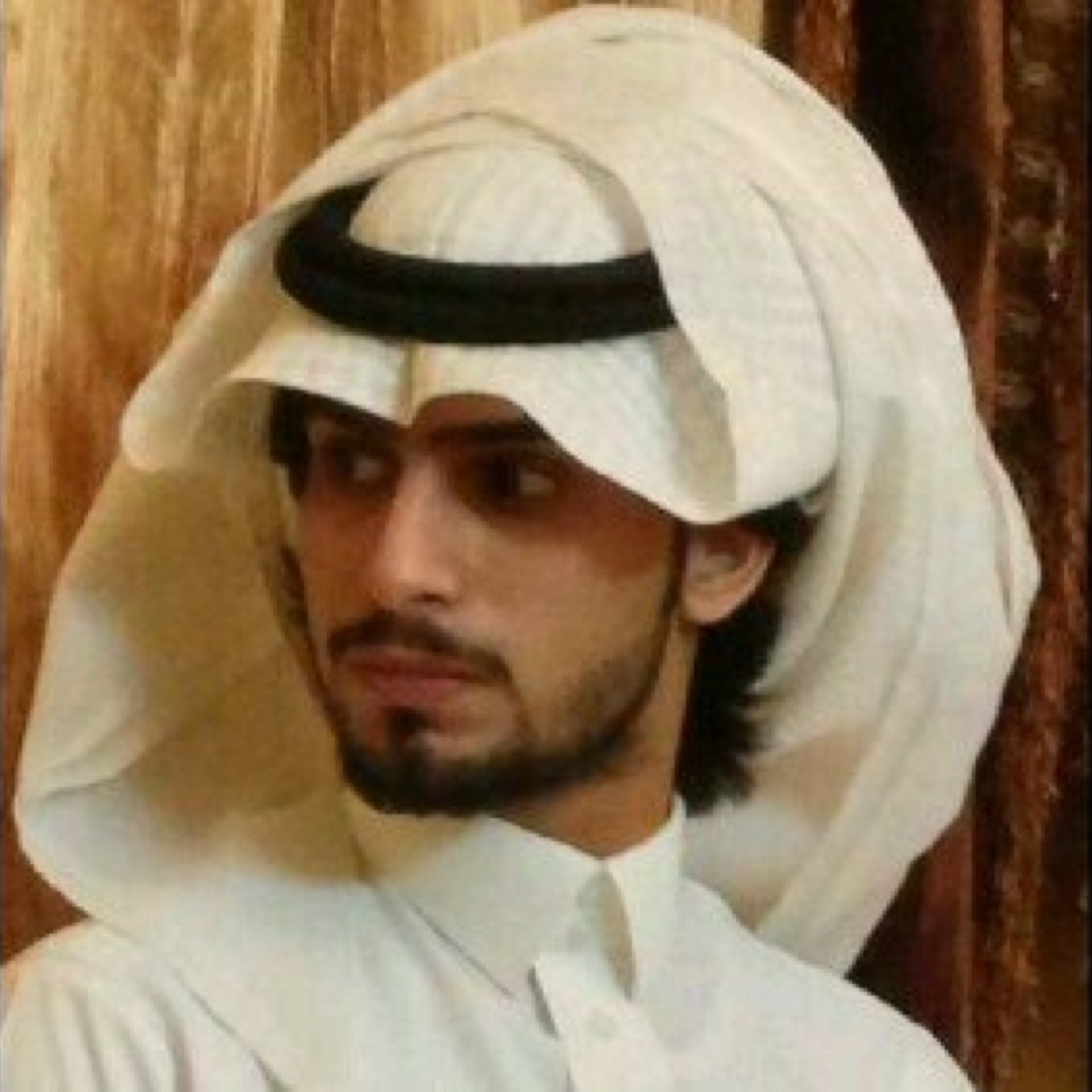 خرجت من بطن امي بمفردي ، واستطيع العيش بمفردي وسوف ادفن بمفردي ، فلا اؤمن بعبارة. لااستطيع العيش بدونك ليس غرور لكن #حقيقه♡ PIN:24D270E0
@salman_alshrari