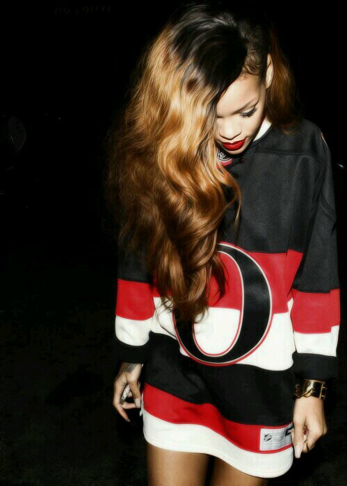 Rihanna // scopamica//dm sempre aperti//sfogamica//coccolamica
