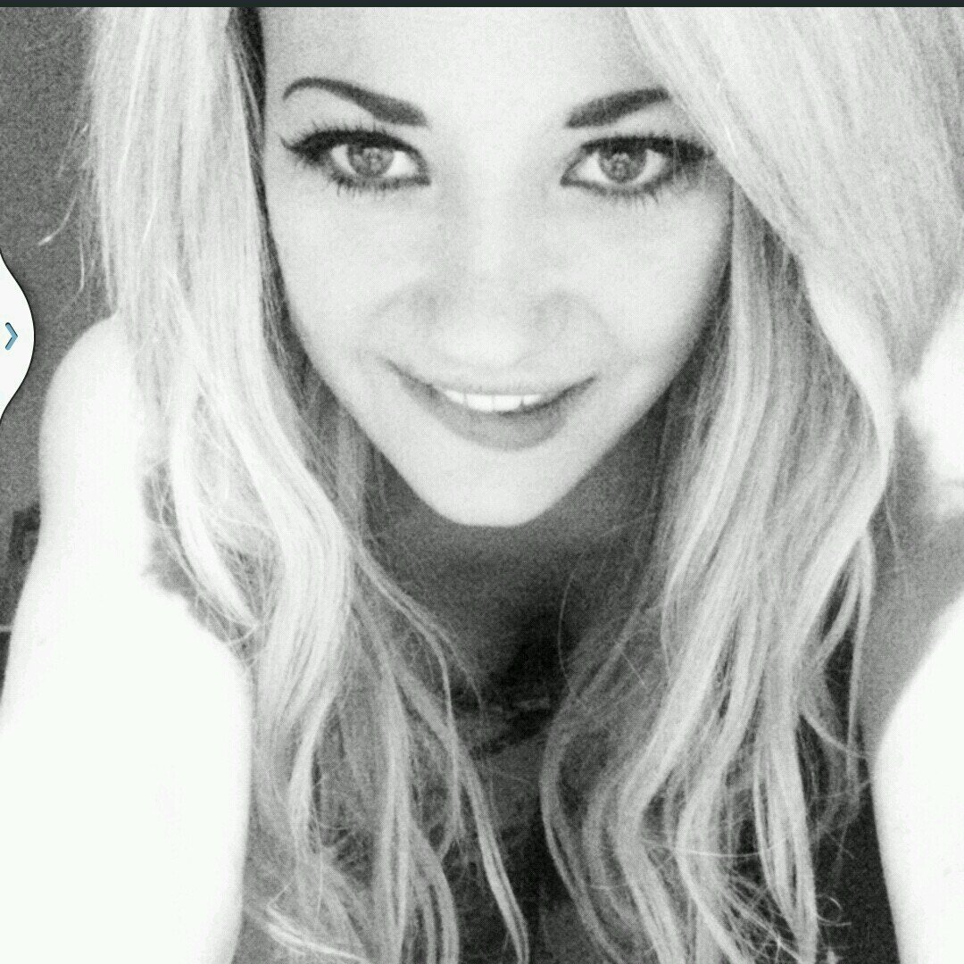 charlotte_t33's profile picture. football.singing.modelling.♡