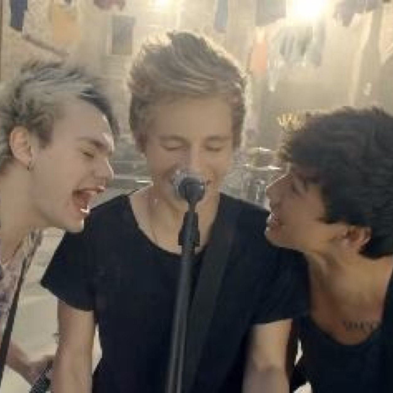 ♡ nothing lasts forever, nothing stays the same ♡