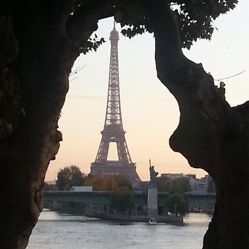 Chaque jour, des histoires et anecdotes sur Paris ! Voici un voyage à travers le temps et dans une ville qui se dévoile quand on regarde