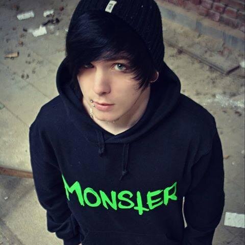 Kath_l33n16's profile picture. Skins, AHS, HG, Bands 3