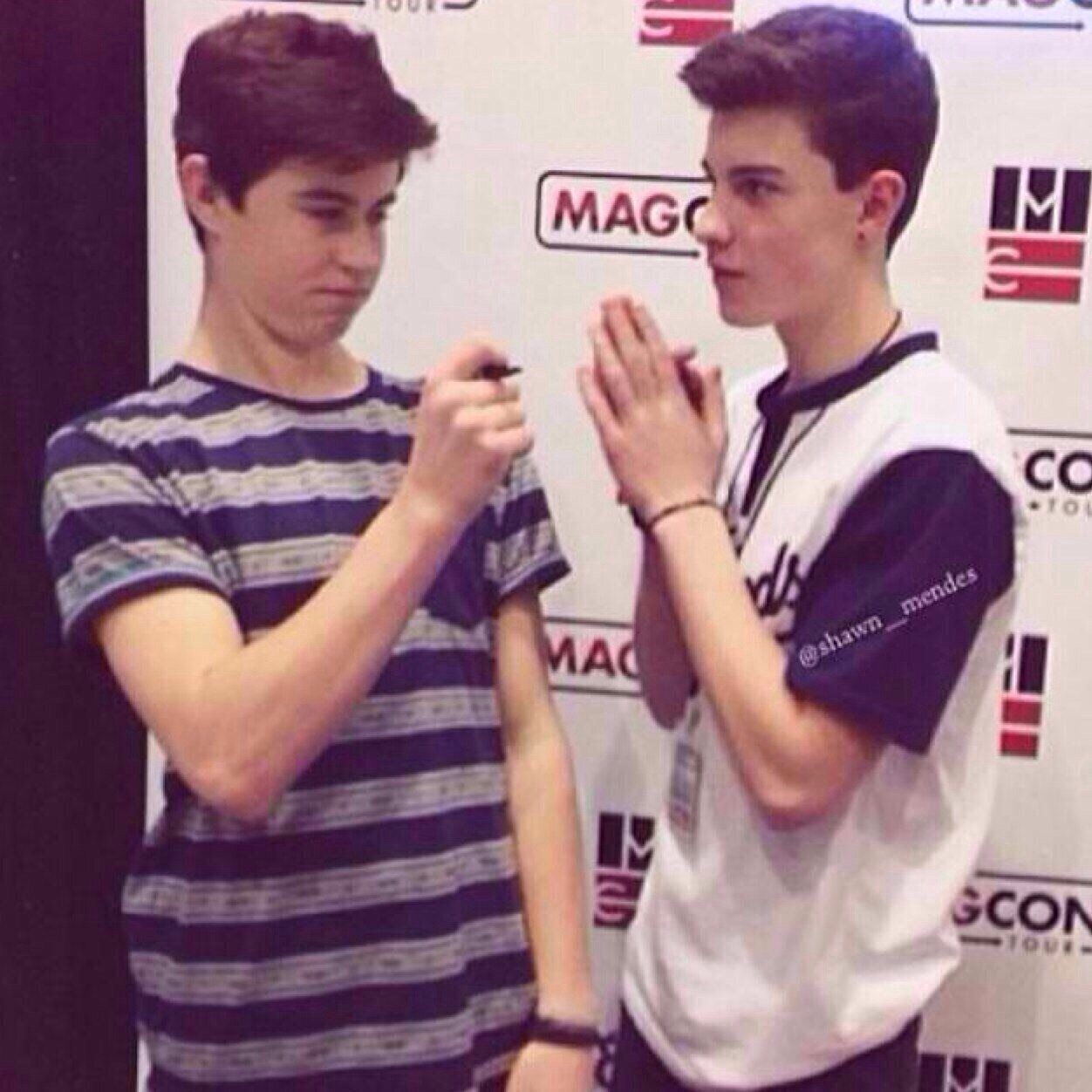 Here's a free follow(: Pls follow @shawnespinosa & help them out