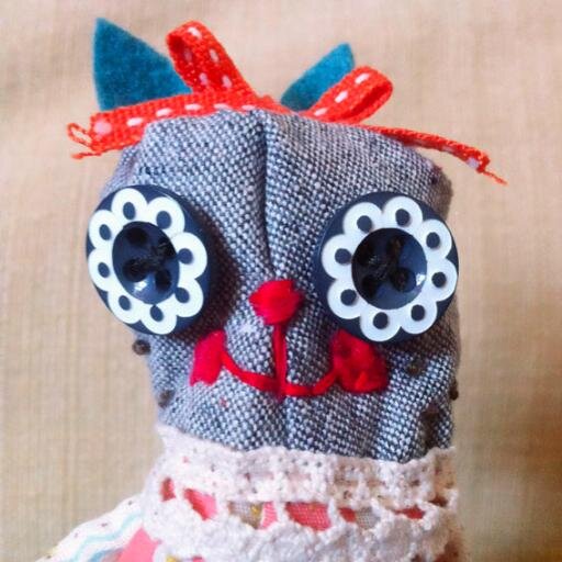 Love handcrafts and enjoy create dolls & many things...