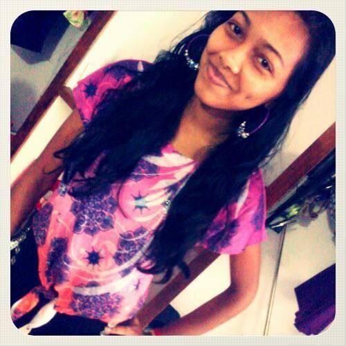 I'm the type of girl who likes to lime with friends,Enjoy Life Live While We're Young & L0ve haterz..... ♥ Cher Lloyd, Nicki Minaj ,Becky G & Kid Ink ♥