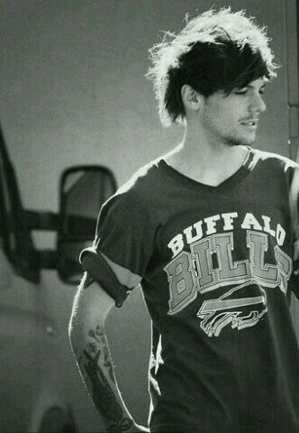 FREE FOLLOW sweetie ! don't follow this acc follow @tomlinkaty