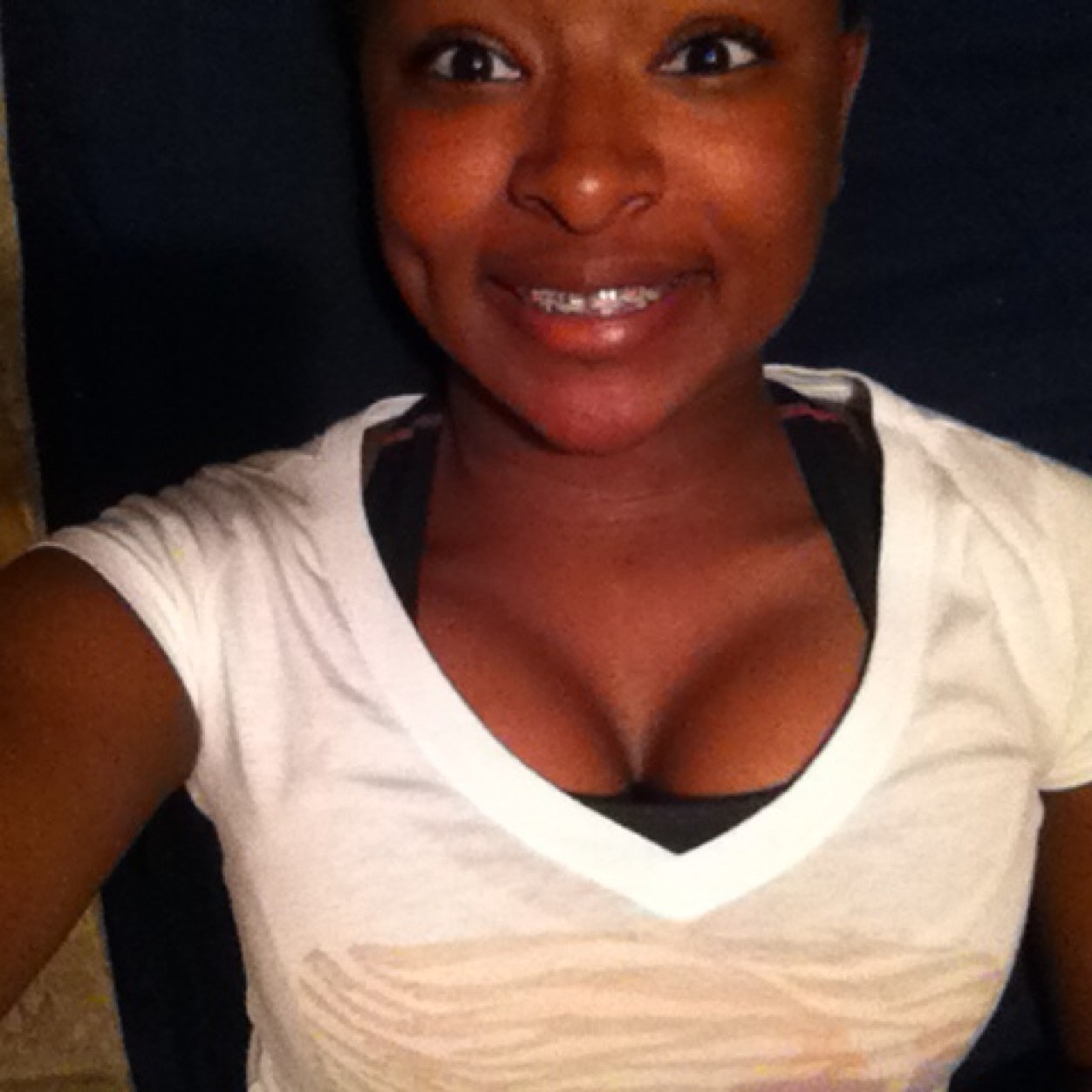 Follow me in instagram @__dennaaa   single ! Crushing tho !