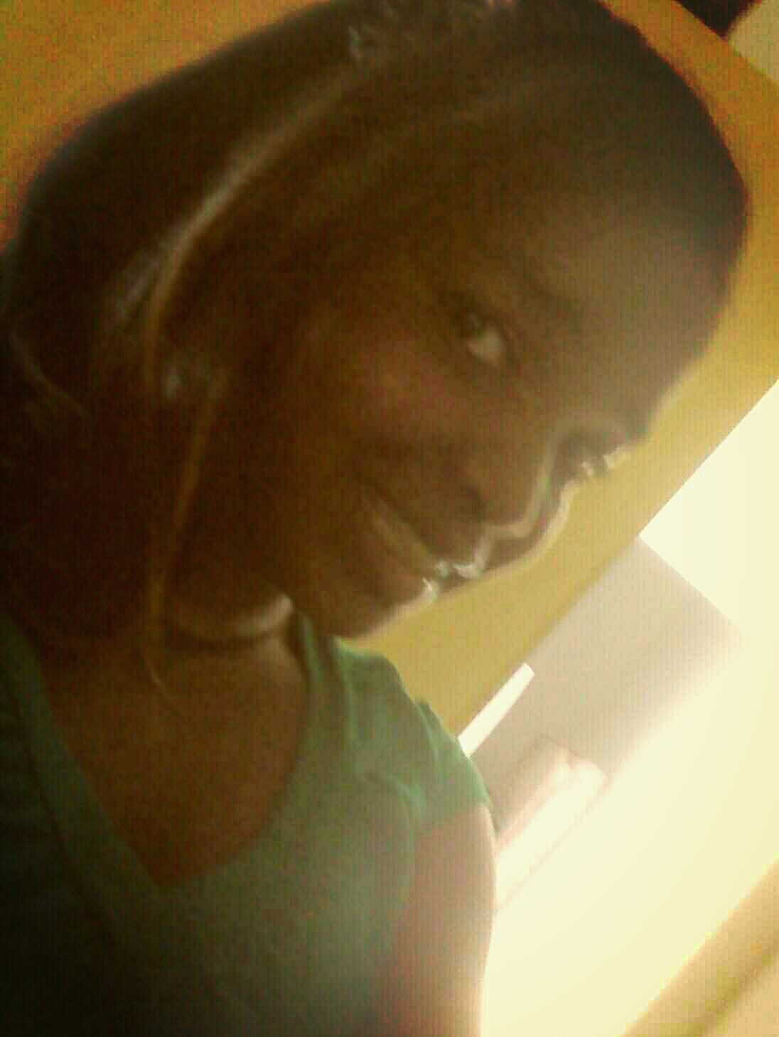 isaflorbelinha's profile picture. Amo a lua,amo o luar,amo vc em primeiro lugar	{Solteira 15 anos} :3 !!